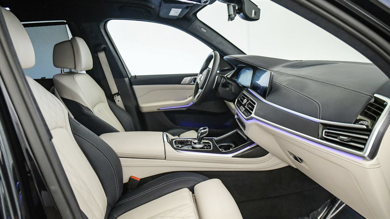 Used 2021 BMW X7 M50i w/ Executive Package AWD/4WD image 18