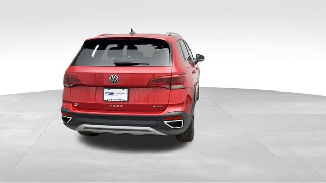 Used 2023 Volkswagen Taos SE w/ Panoramic Sunroof Package AWD/4WD image 3
