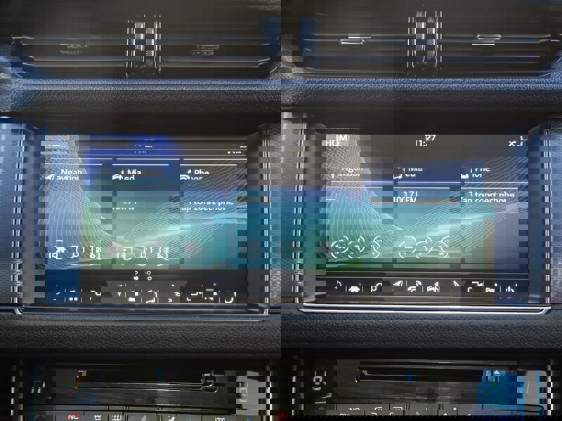 Used 2017 Jaguar XF R-Sport image 18