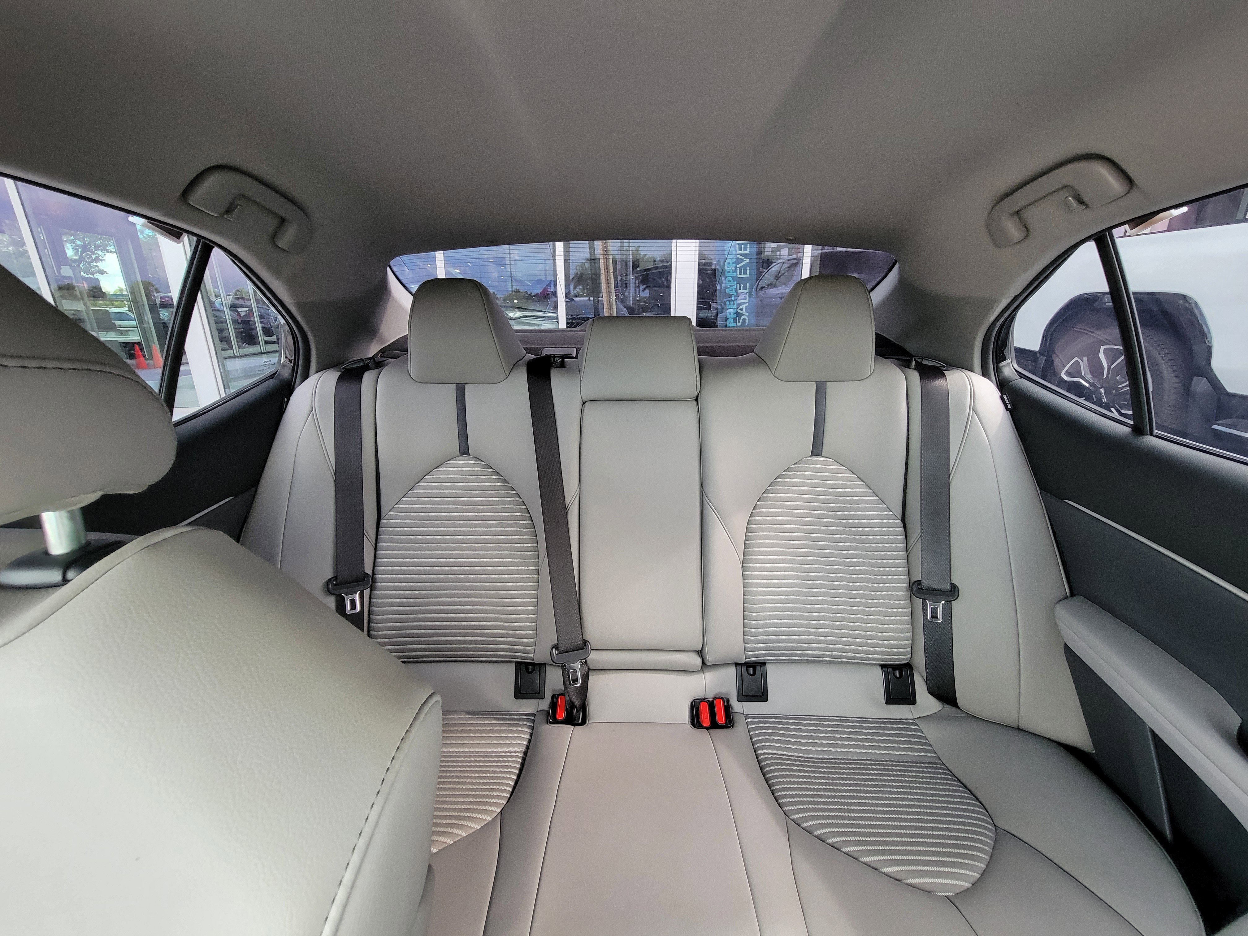 Used 2024 Toyota Camry SE image 14