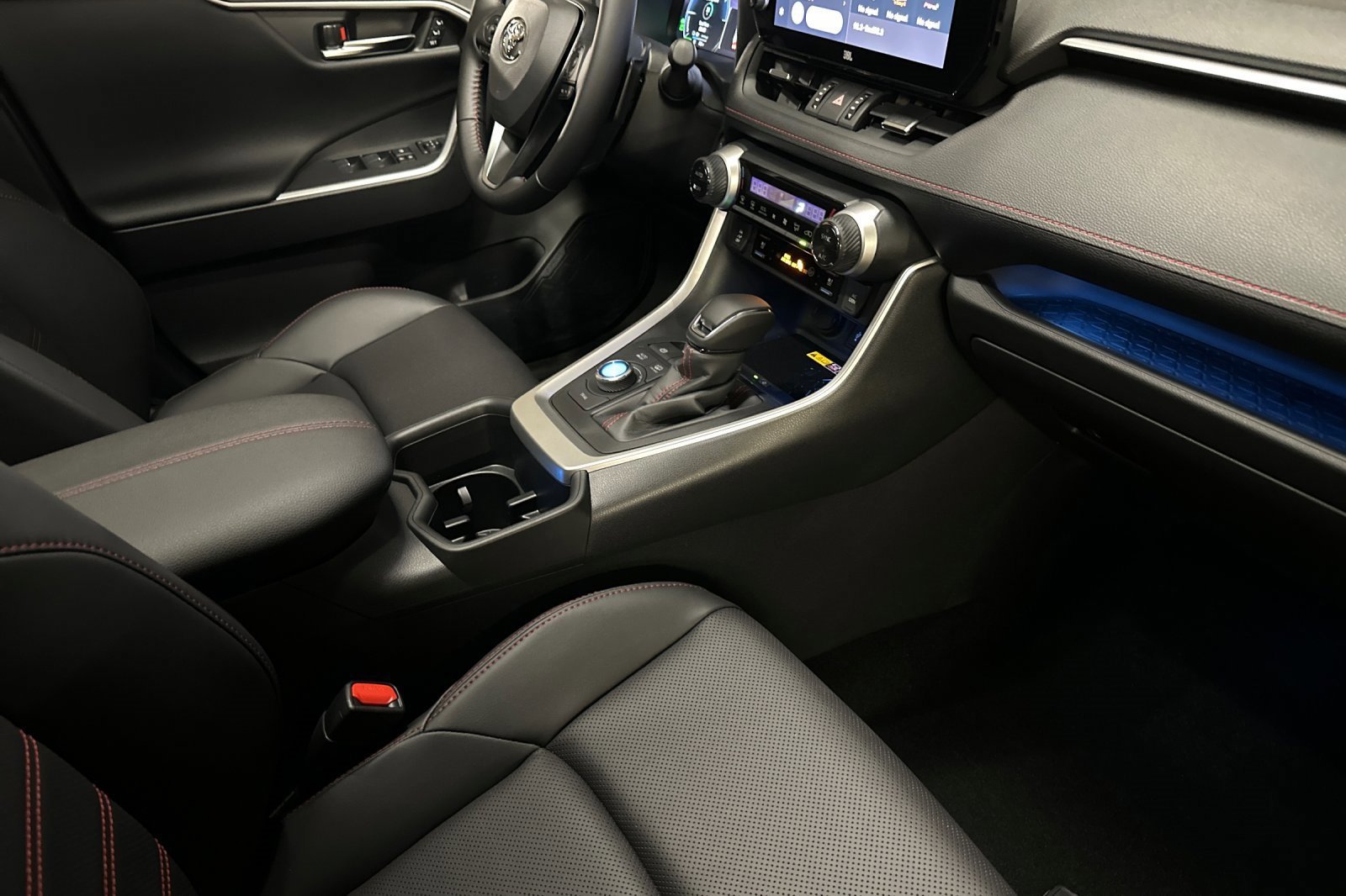 New 2025 Toyota RAV4 XSE image 18