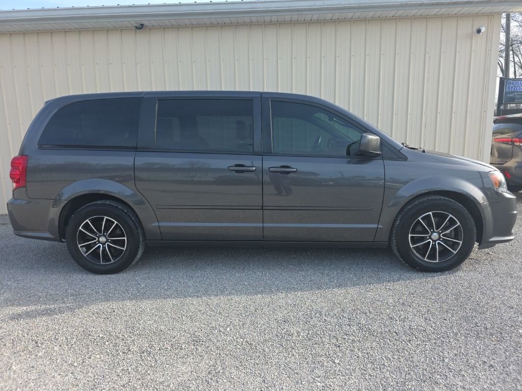 Used 2017 Dodge Grand Caravan GT image 3
