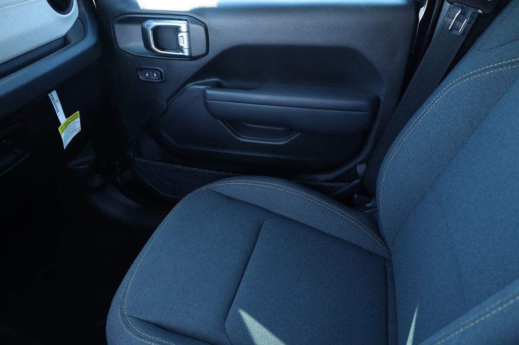 Used 2025 Jeep Gladiator Willys image 12