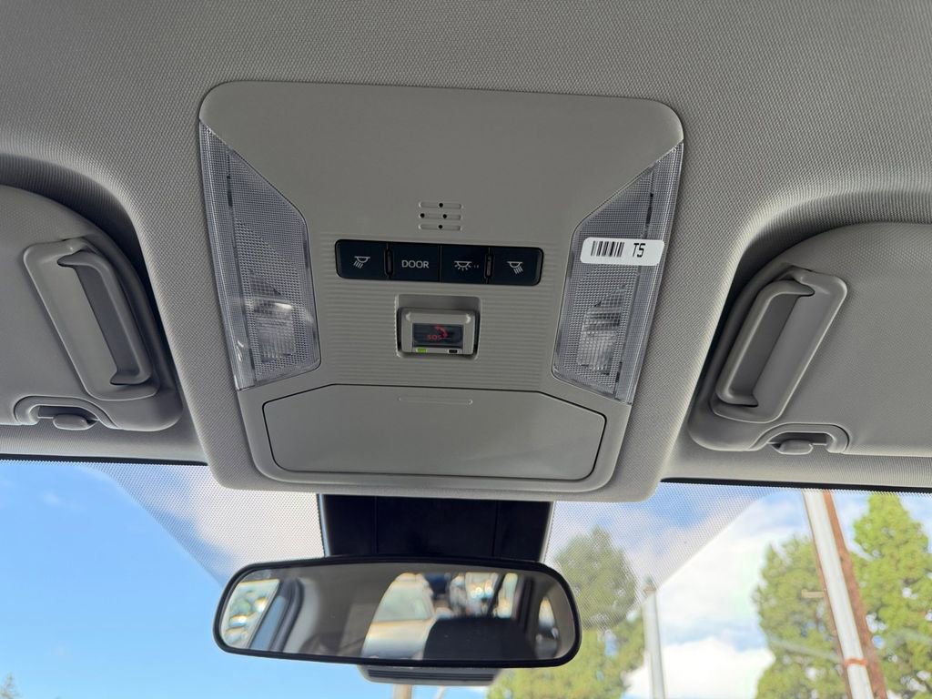 Used 2025 Toyota RAV4 XLE image 24