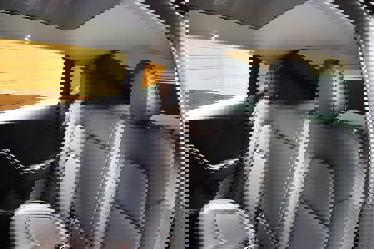 Used 2023 Tesla Model Y Long Range image 37