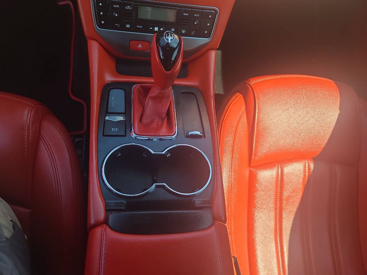 Used 2010 Maserati GranTurismo Coupe RWD image 16