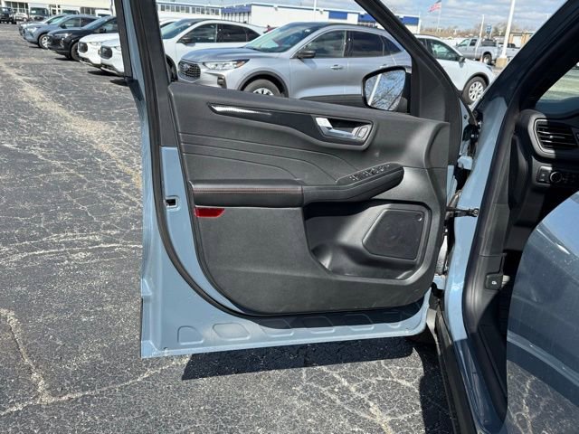 New 2025 Ford Escape ST-Line w/ Equipment Group 301A FWD image 20