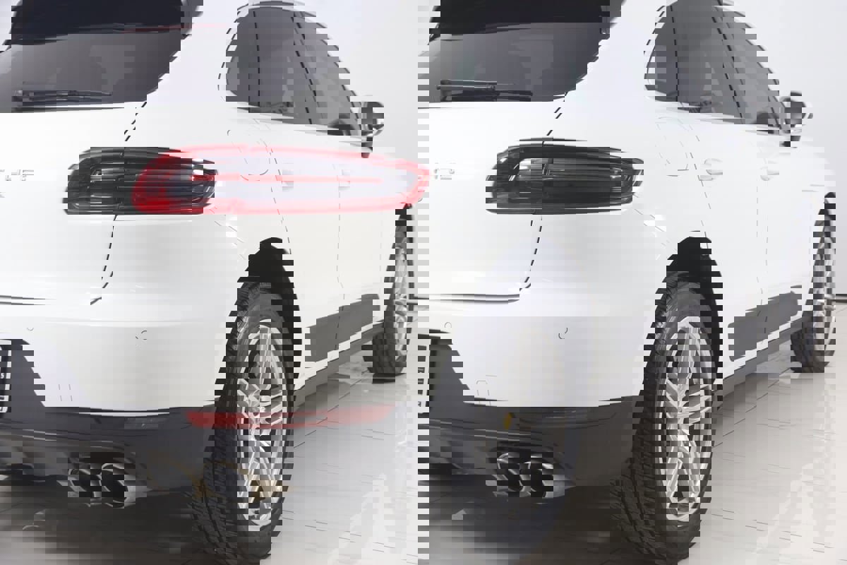 Used 2015 Porsche Macan S image 44