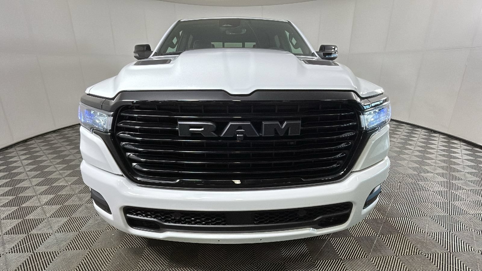 Used 2026 RAM 1500 Laramie w/ Night Edition AWD/4WD image 10