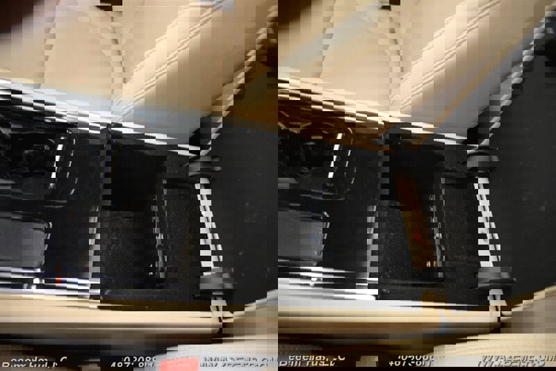 Used 2020 Jaguar XF Premium image 32