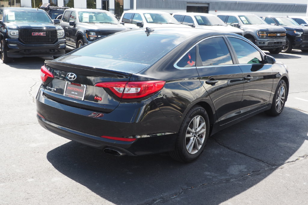 Used 2017 Hyundai Sonata SE FWD image 5