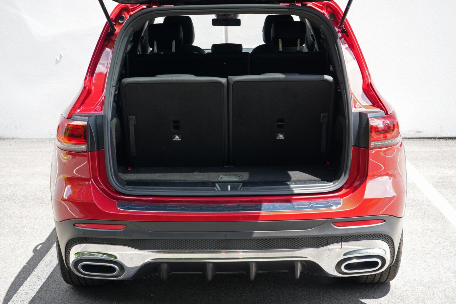 Used 2022 Mercedes-Benz GLB 250 w/ AMG Line image 9