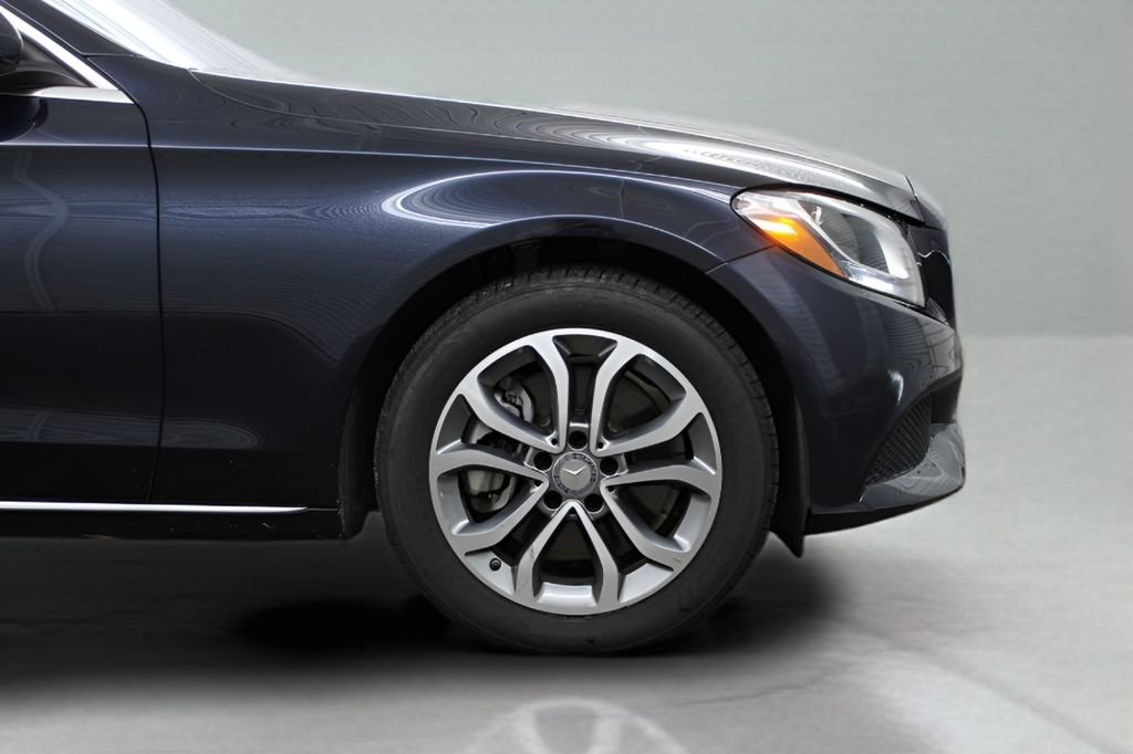 Used 2016 Mercedes-Benz C 300 4MATIC Sedan image 40