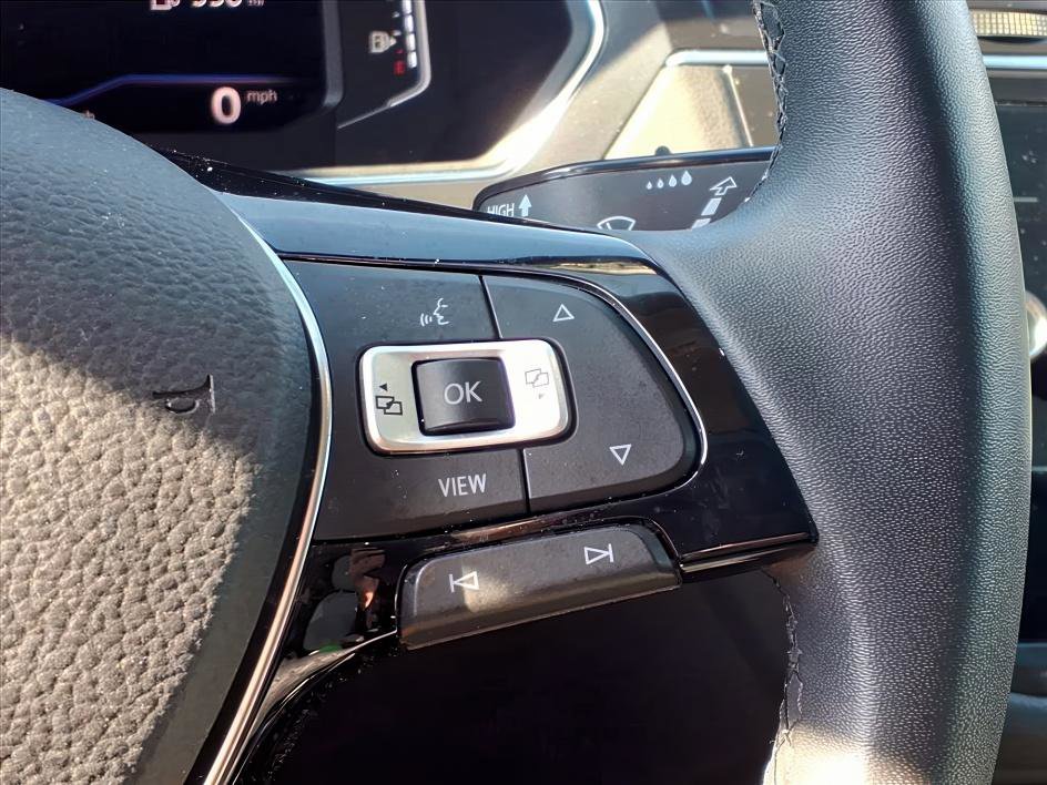 Used 2020 Volkswagen Tiguan SEL image 23