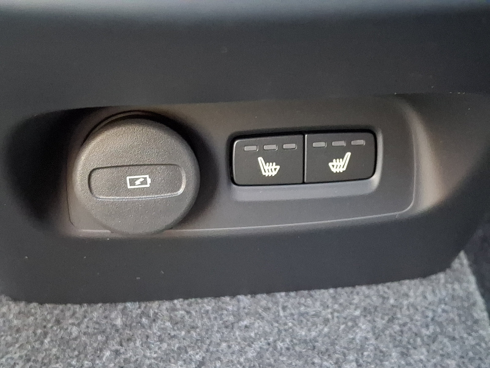 New 2026 Volvo XC40 B5 Ultra w/ Protection Package Premier AWD/4WD image 6