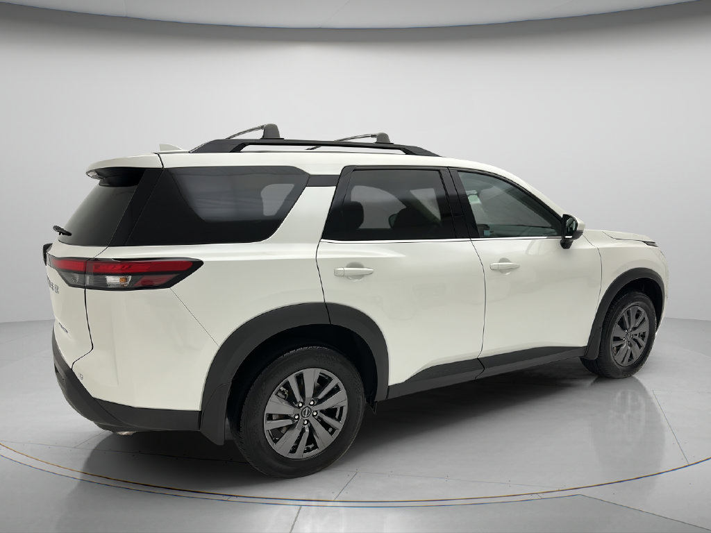 Used 2024 Nissan Pathfinder SV AWD/4WD image 5