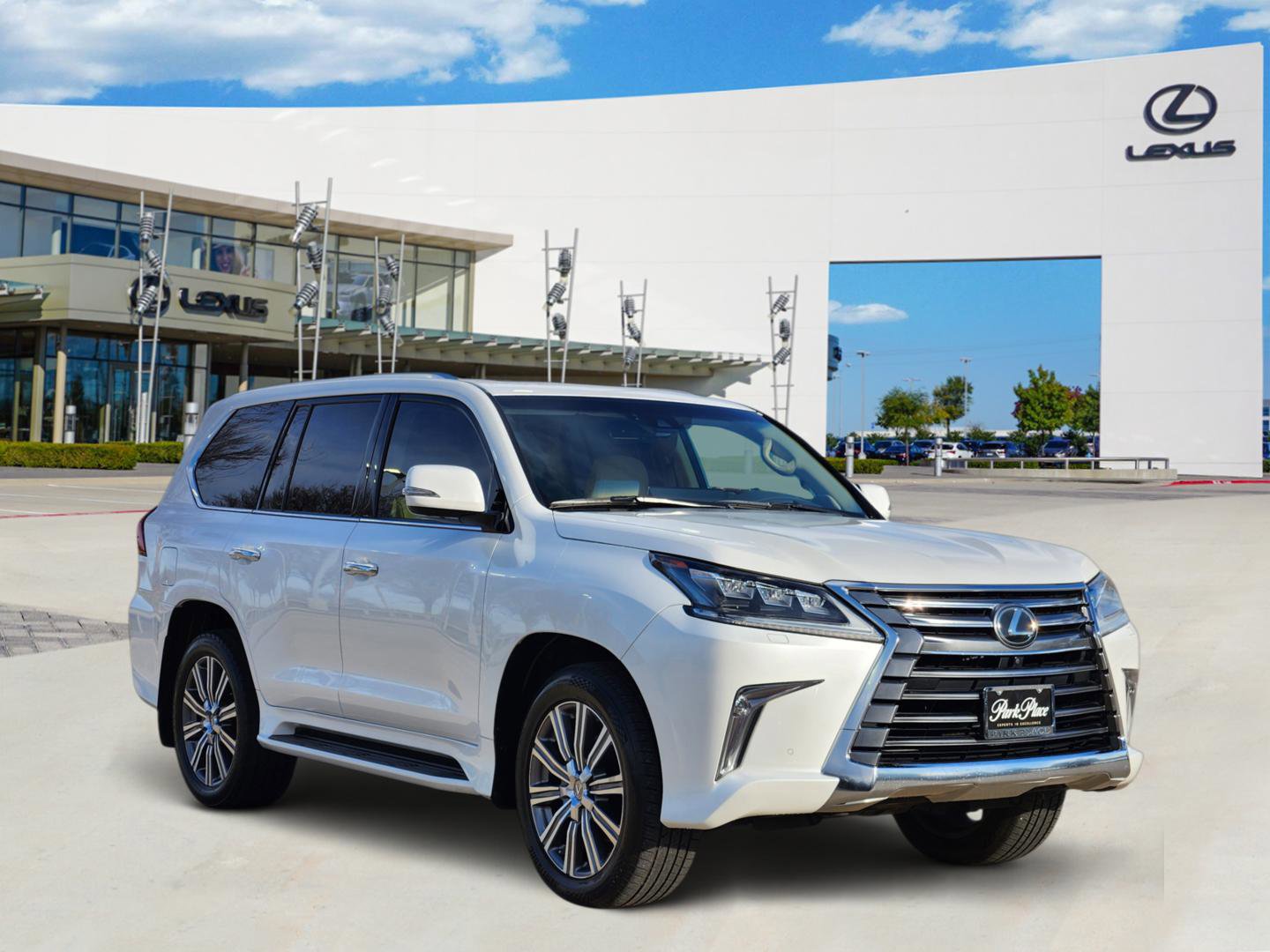 Used 2016 Lexus LX 570 4WD image 2