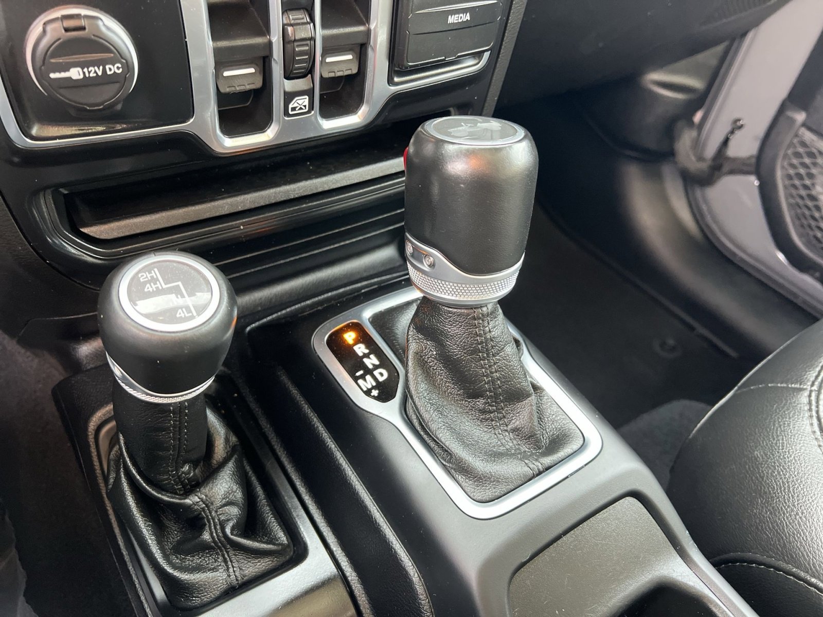 Used 2020 Jeep Wrangler Unlimited Sahara image 21