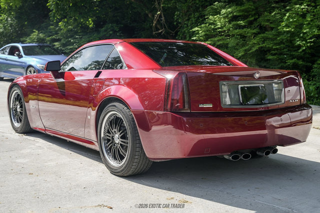 Used 2006 Cadillac XLR RWD image 16