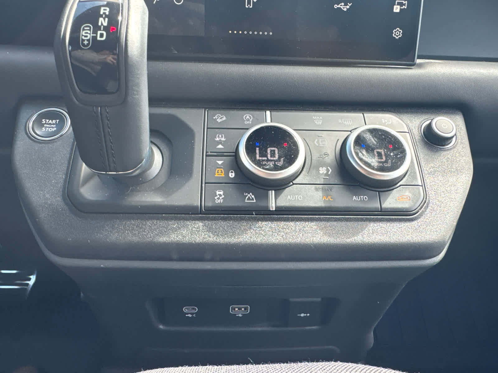 Used 2023 Land Rover Defender 110 X image 18