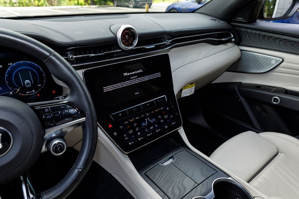 Certified 2023 Maserati Grecale Modena AWD/4WD image 37