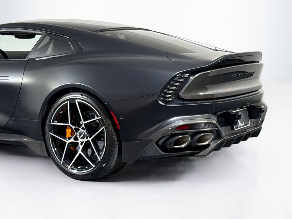 Used 2025 Aston Martin Vanquish RWD image 24