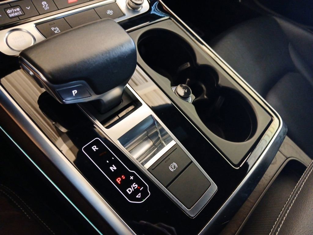 Used 2019 Audi Q8 Premium Plus AWD/4WD image 19
