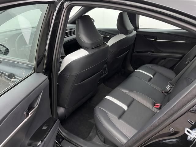 Used 2026 Toyota Camry Hybrid w/ Convenience Package FWD image 27