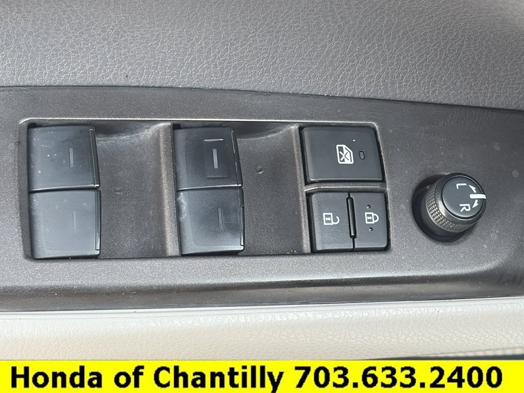 Used 2022 Toyota Camry LE FWD image 17