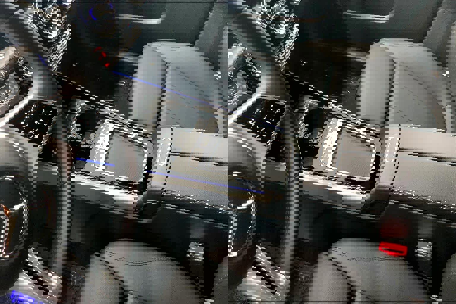 Used 2025 Mercedes-Benz GLB 250 image 26