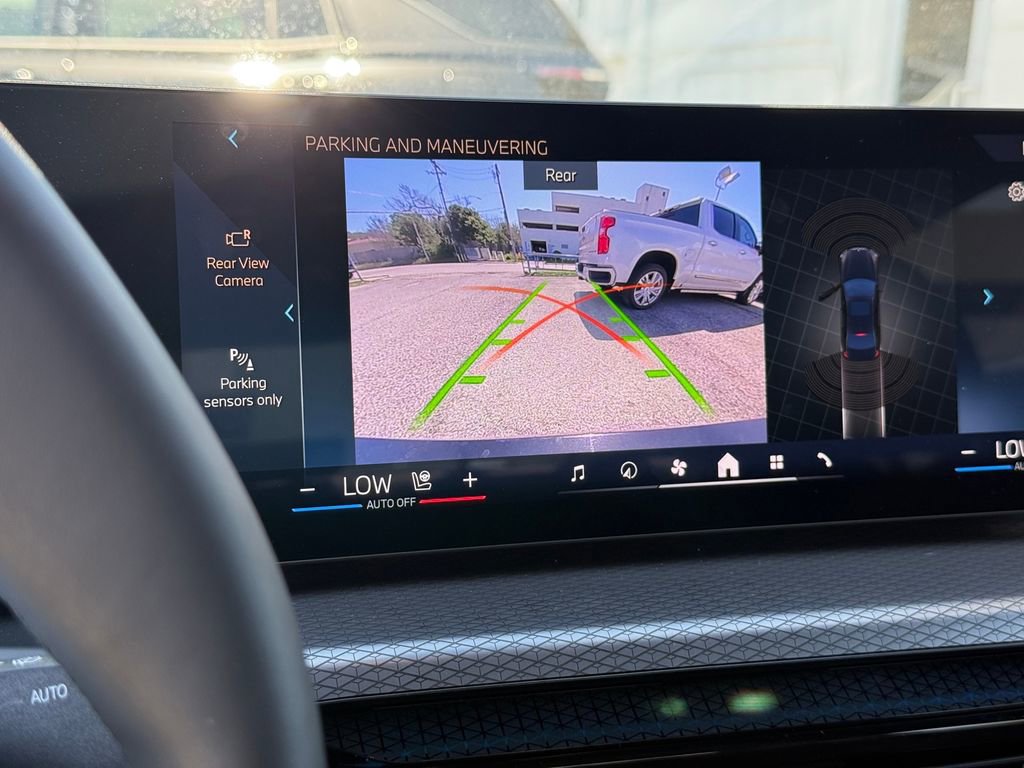 Used 2025 BMW 330i xDrive 330i xDrive image 18