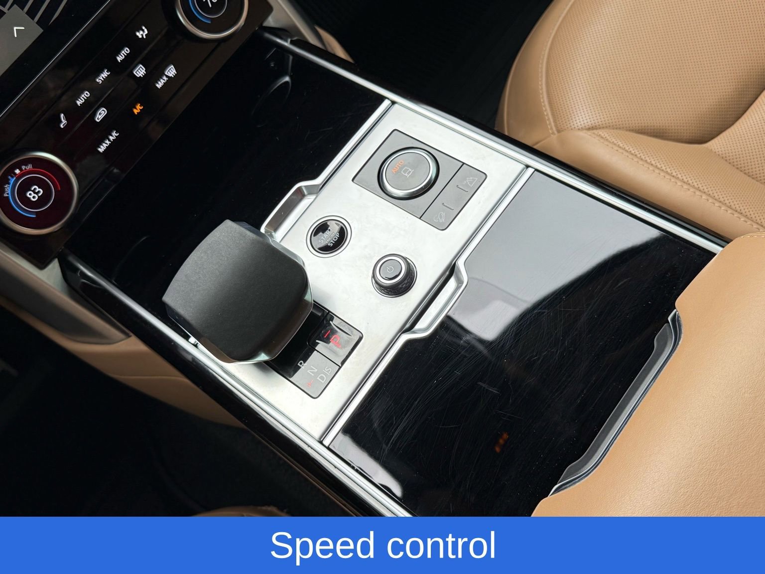 Used 2023 Land Rover Range Rover Long Wheelbase SE image 33