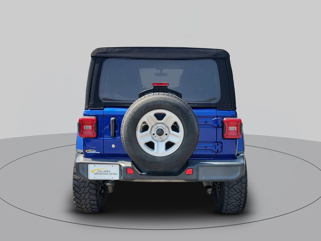 Used 2018 Jeep Wrangler Unlimited Sahara AWD/4WD image 4