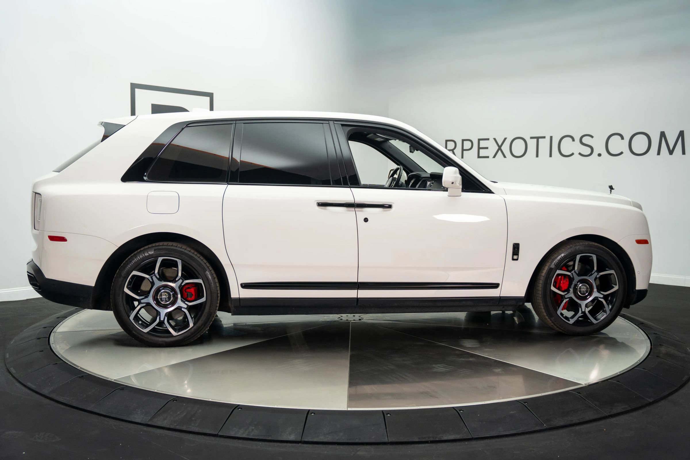 Used 2019 Rolls-Royce Cullinan image 11