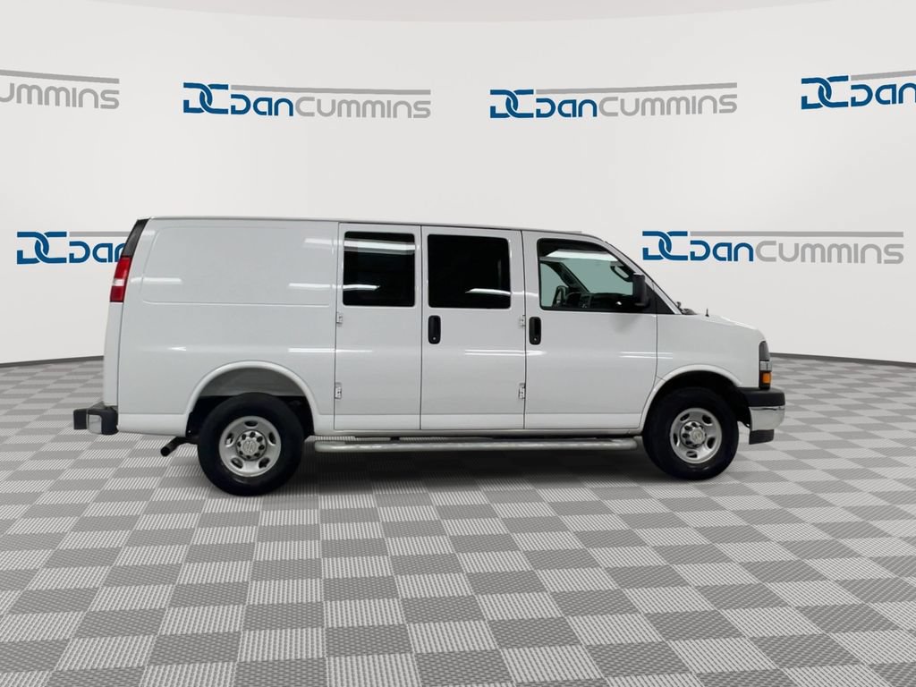 Used 2025 Chevrolet Express 2500 w/ Driver Convenience Package RWD image 9