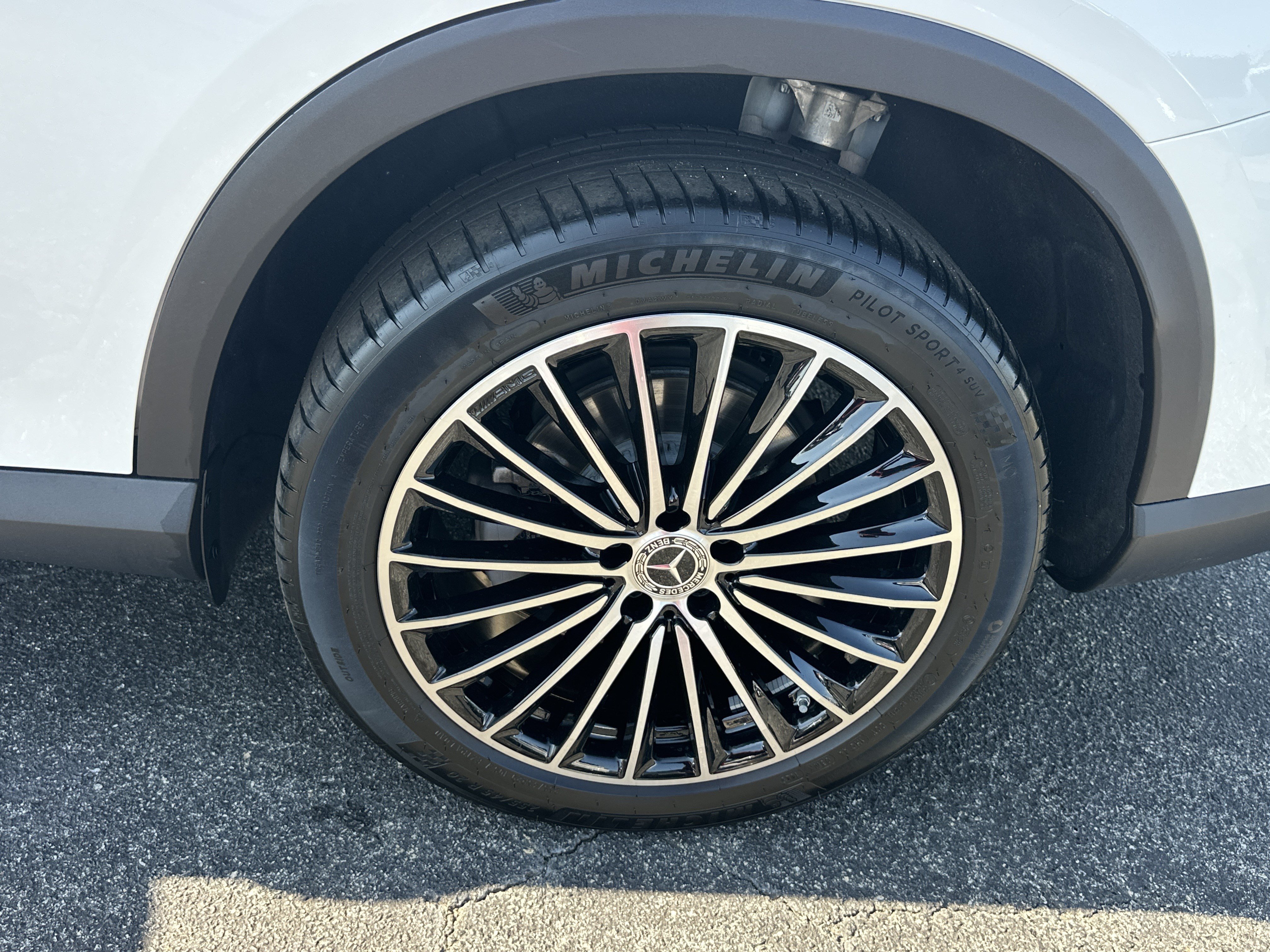 Used 2025 Mercedes-Benz GLC 300 image 23