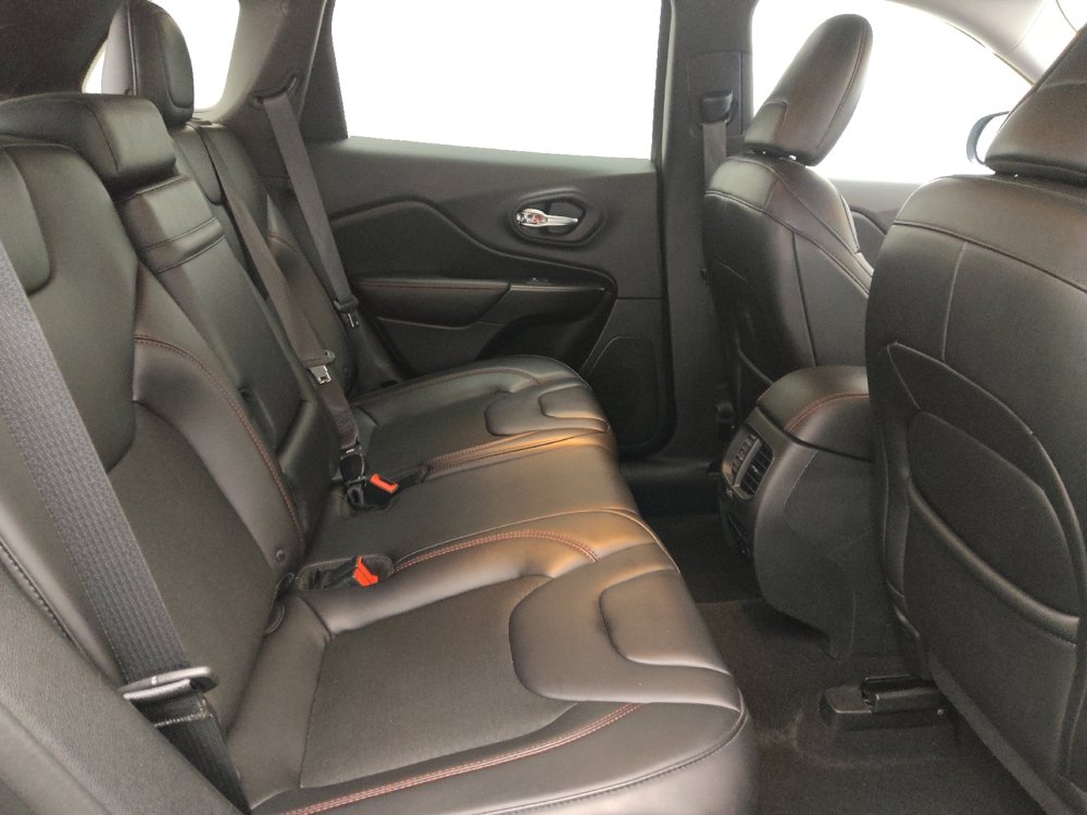Used 2019 Jeep Cherokee Trailhawk w/ Trailer Tow Group AWD/4WD image 19