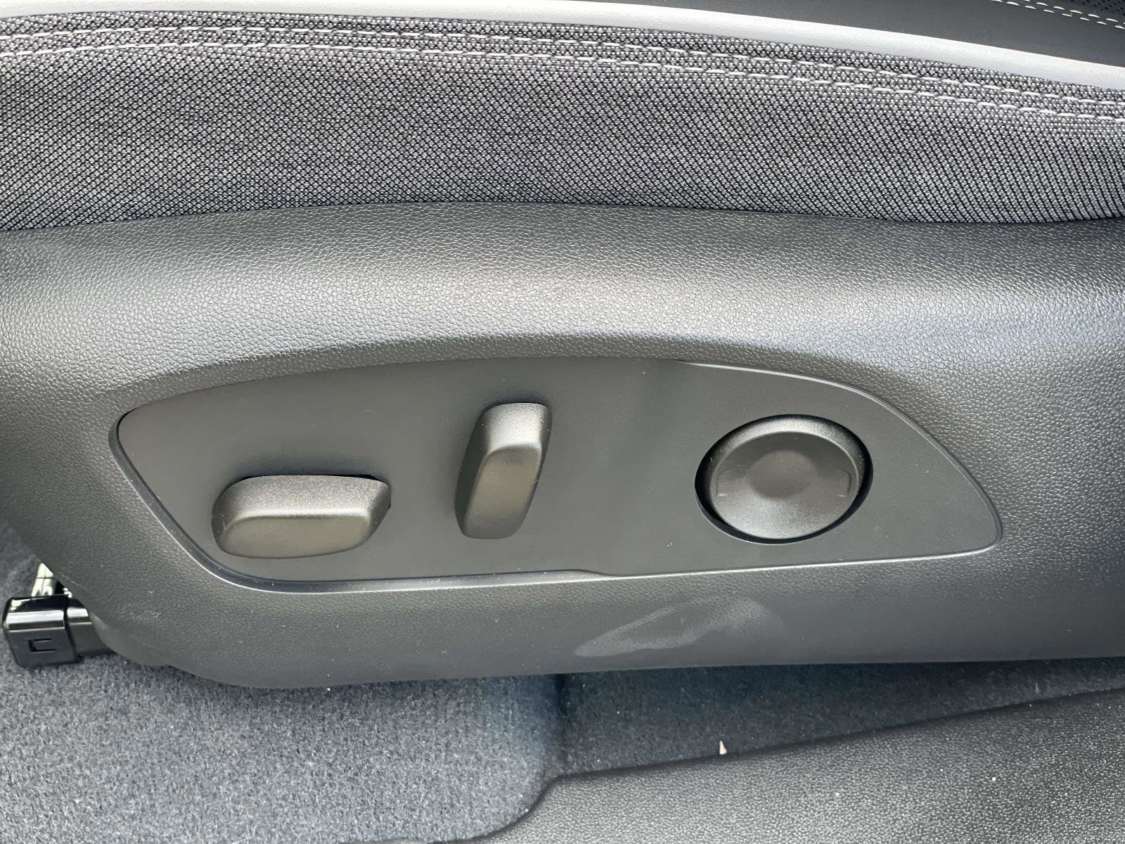 New 2026 GMC Sierra EV Elevation image 19