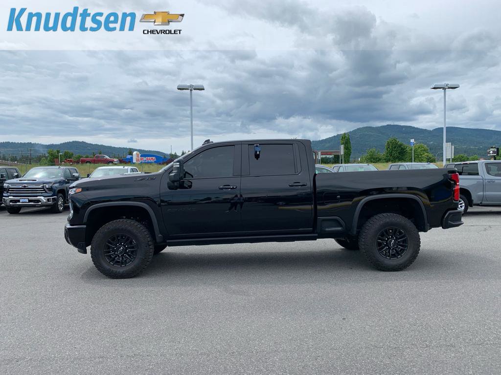 Used 2025 Chevrolet Silverado 2500 ZR2 w/ Technology Package AWD/4WD image 4