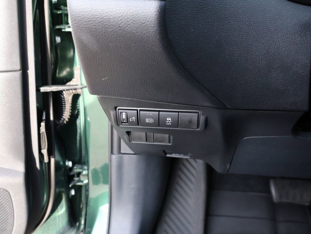 Used 2026 Toyota Corolla Cross LE FWD image 27