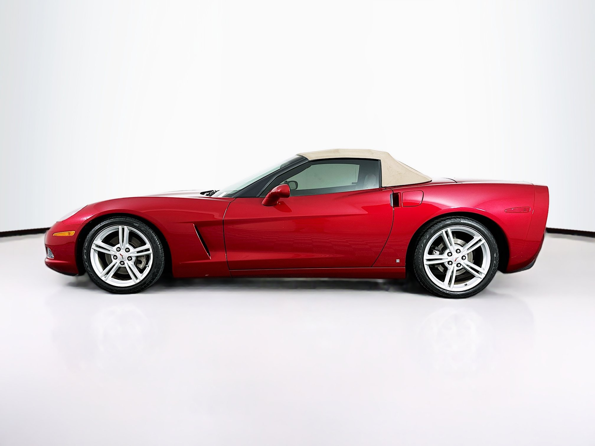 Used 2008 Chevrolet Corvette Convertible w/ Preferred Equipment Group RWD image 4