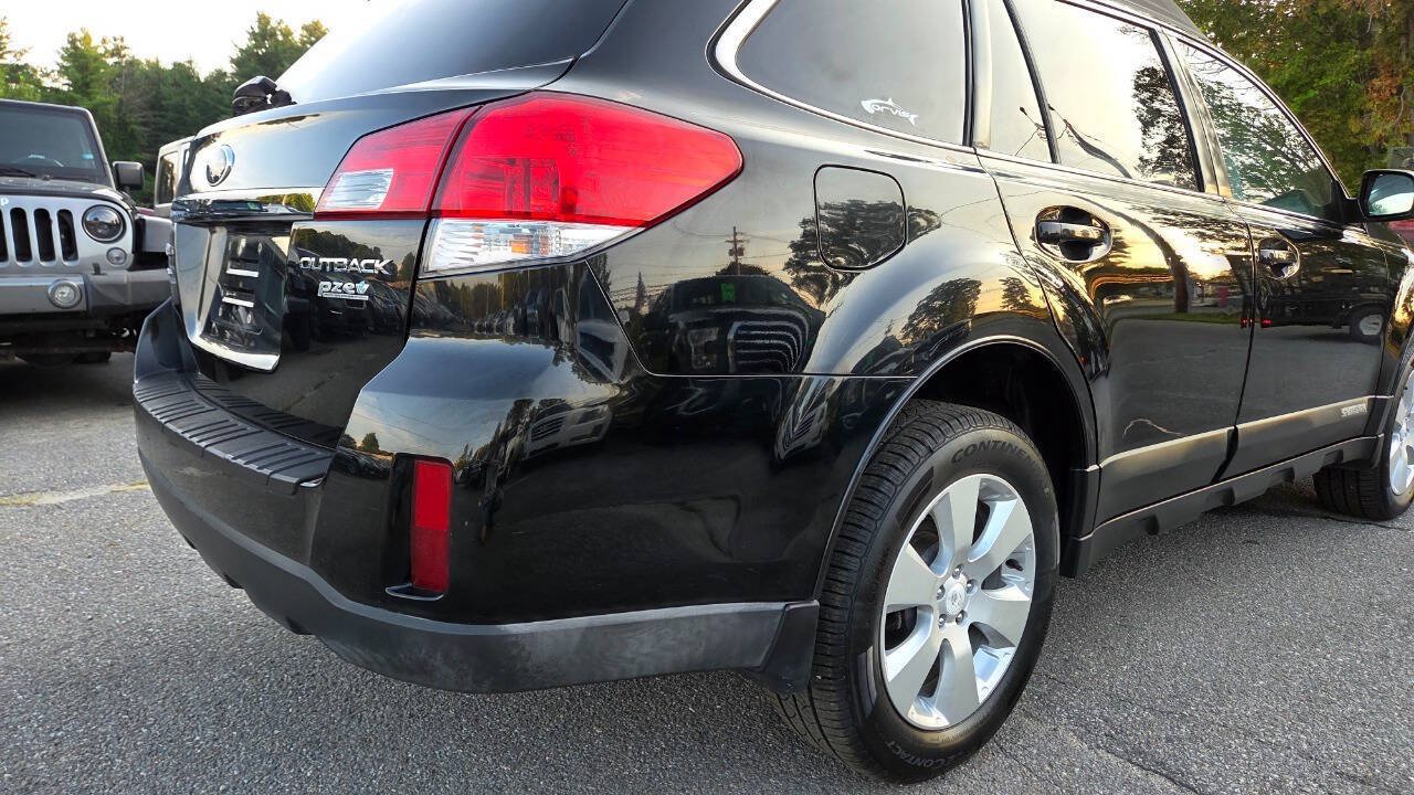 Used 2010 Subaru Outback 2.5i Limited AWD/4WD image 15