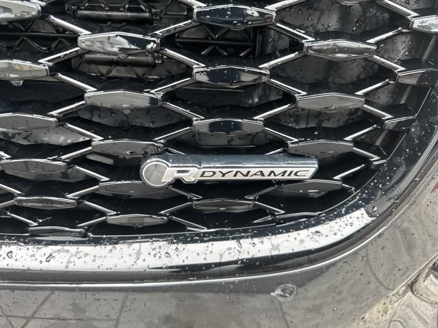 Used 2024 Jaguar XF R-Dynamic SE RWD image 12