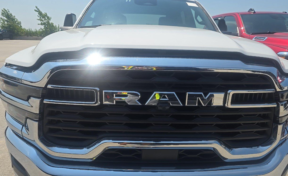 Used 2025 RAM 2500 Big Horn AWD/4WD image 3
