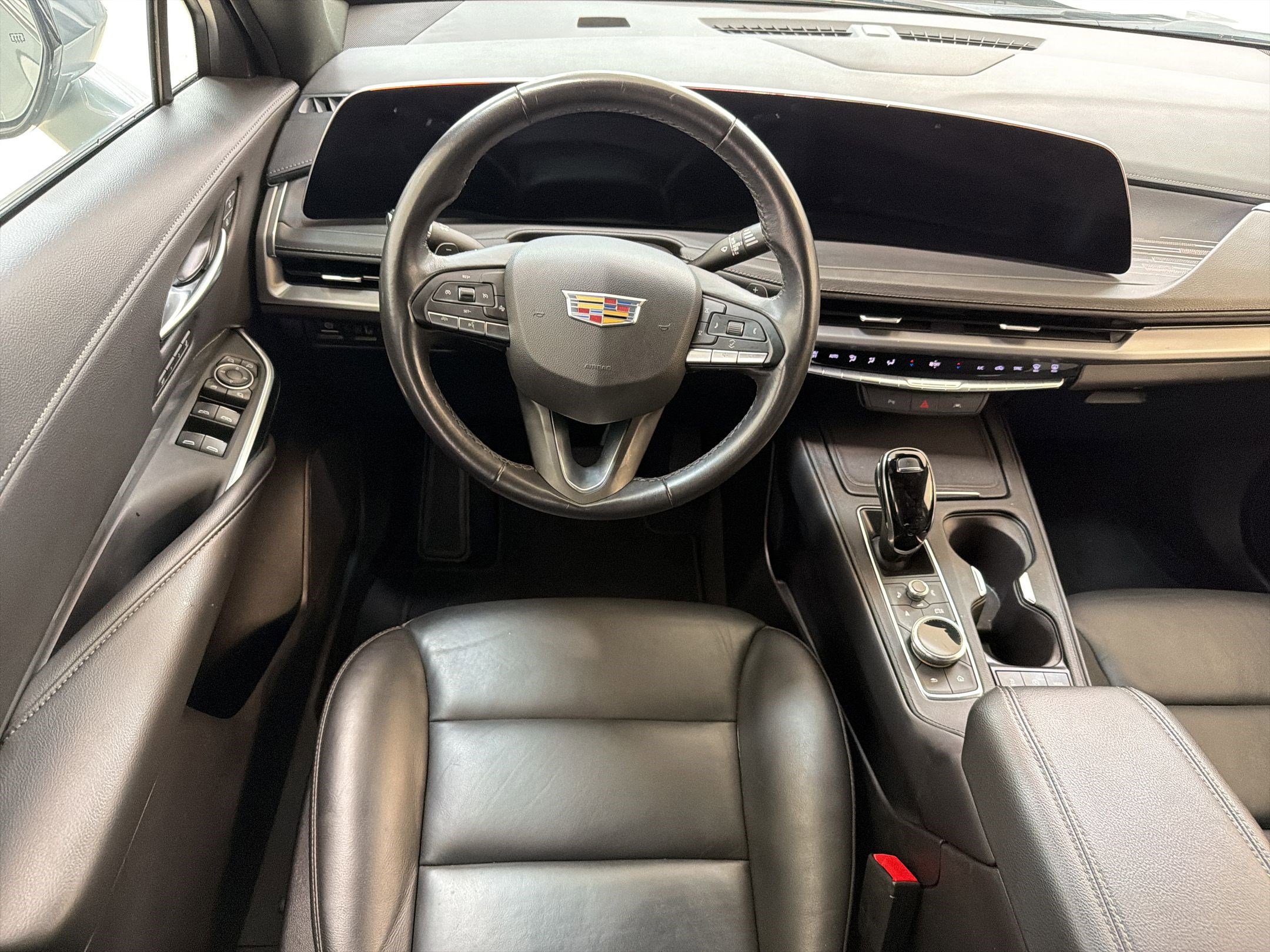 Used 2025 Cadillac XT4 Premium Luxury FWD image 27