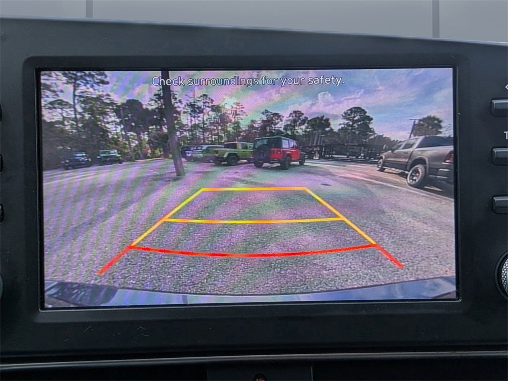 Used 2022 Hyundai Elantra SEL image 19