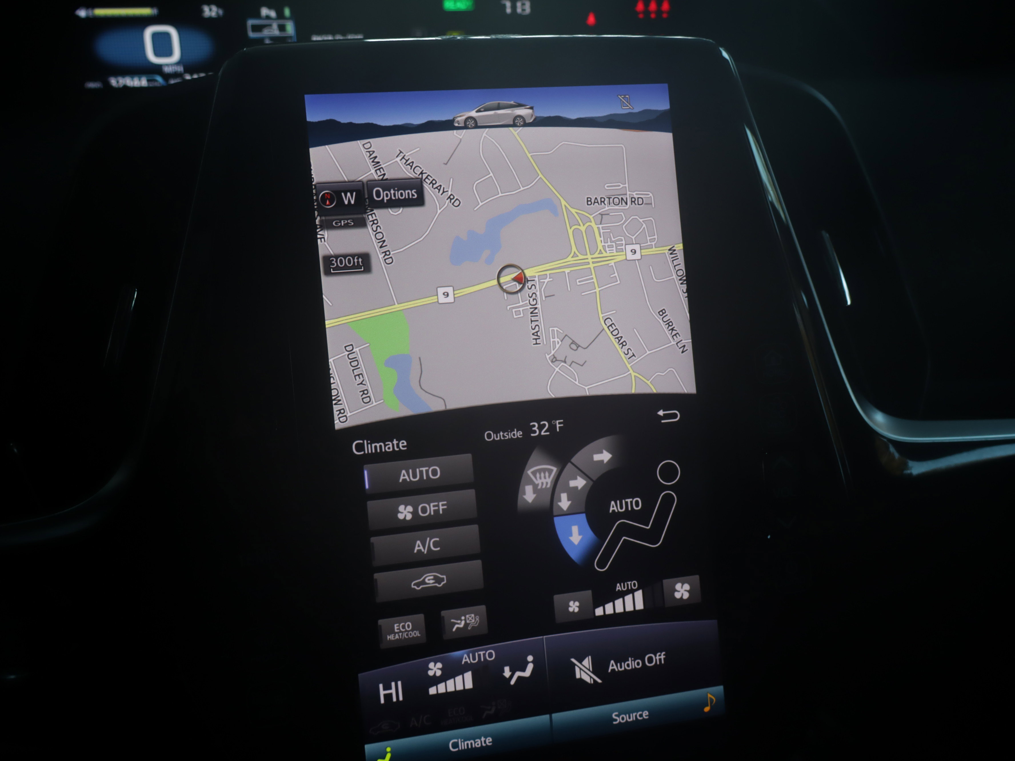 Used 2021 Toyota Prius Prime Limited image 3