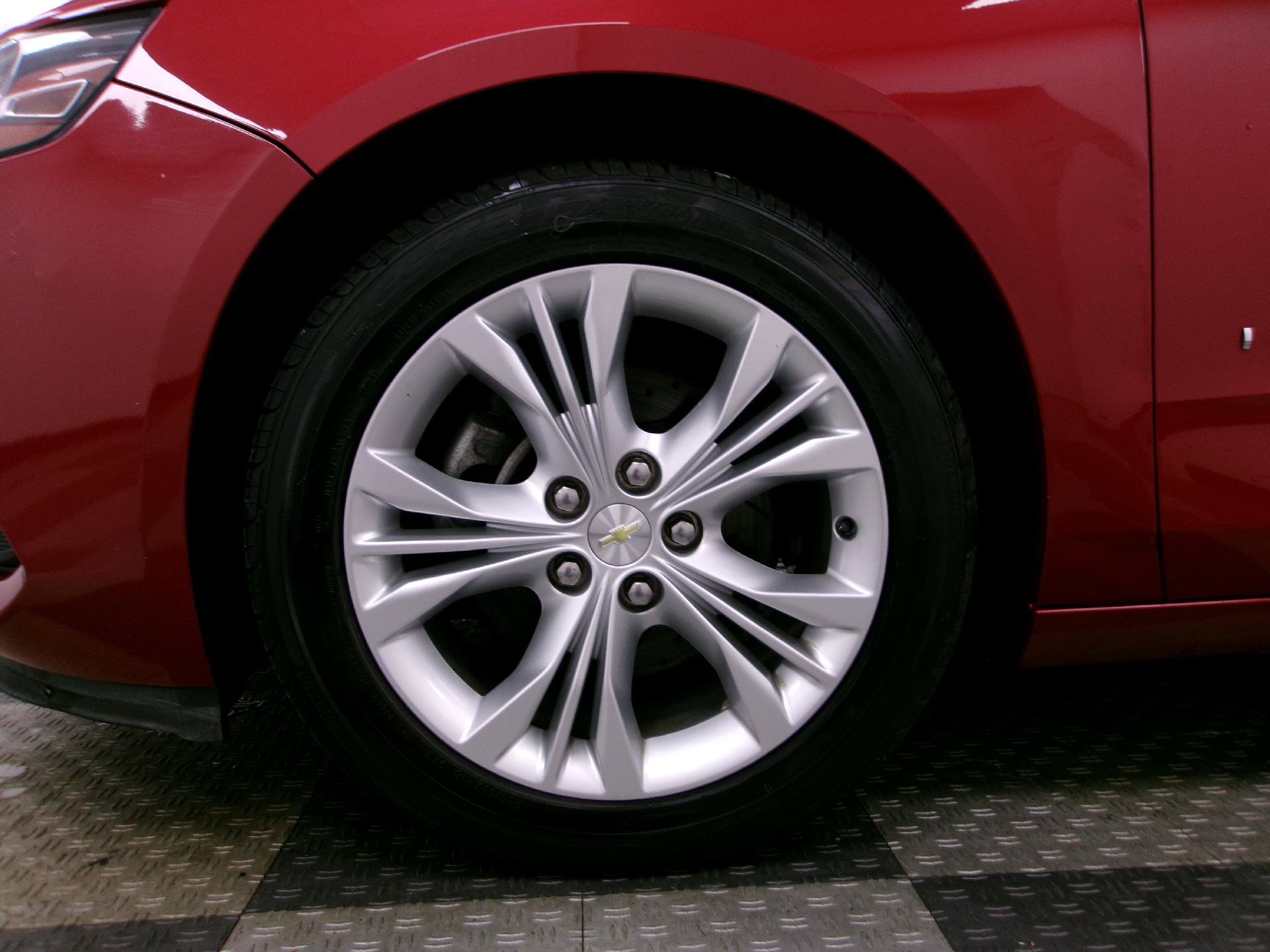 Used 2014 Chevrolet Impala LT w/ Convenience Package FWD image 16
