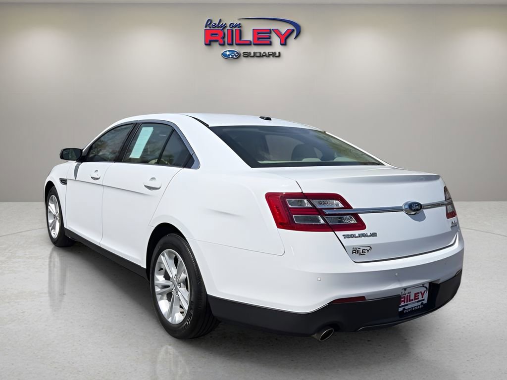 Used 2018 Ford Taurus SEL FWD image 3