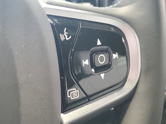 New 2026 Volvo XC60 B5 Core w/ Climate Package image 9